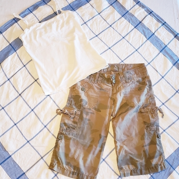 🪴bogo FREE🪴 Hollister Camo Crop Capri size XS - Picture 1 of 4